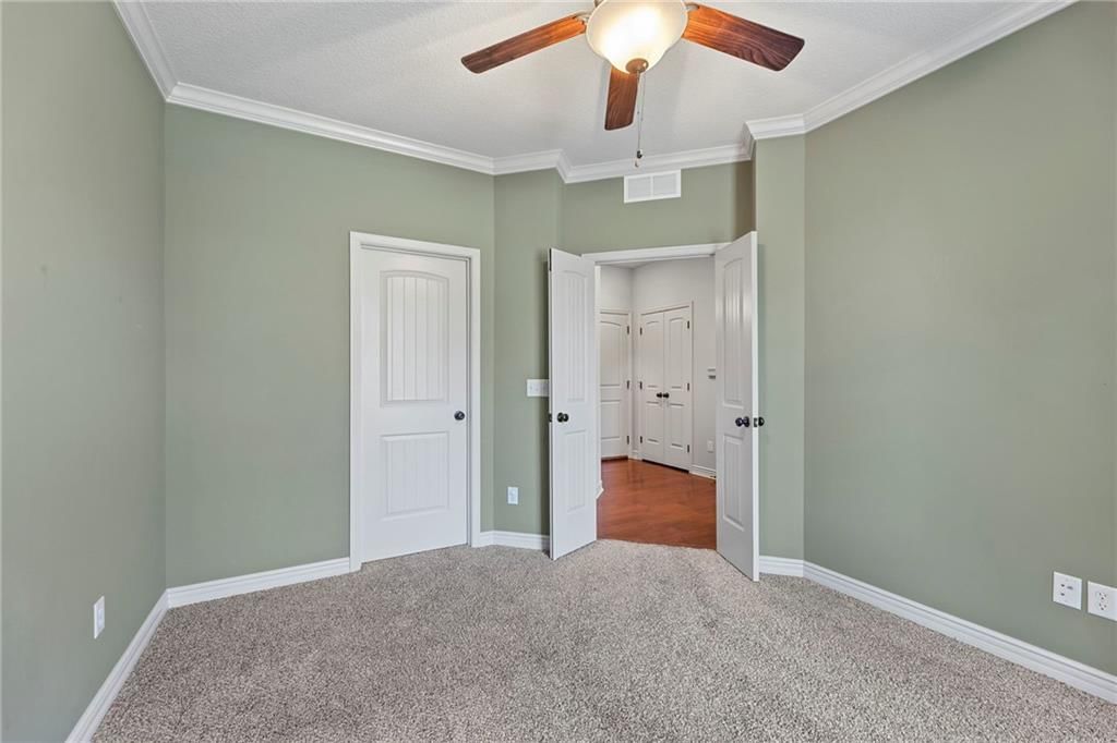 5819 Charlotte Street — photo 36