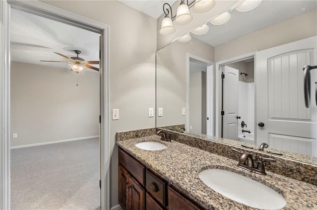 5819 Charlotte Street — photo 43