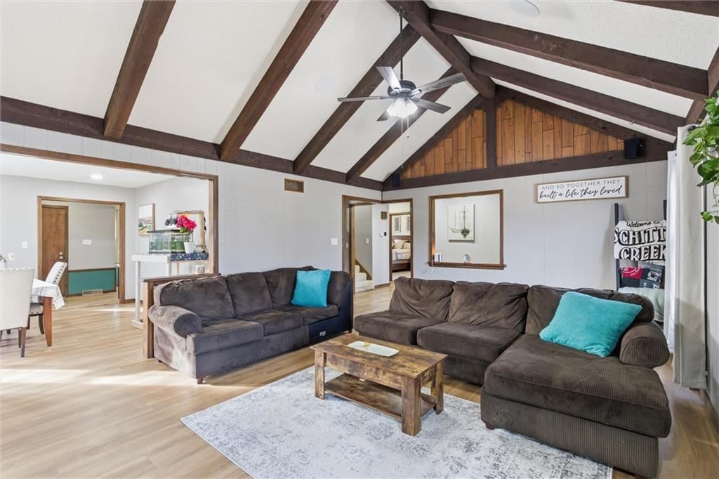 8828 Laurel Avenue — photo 4