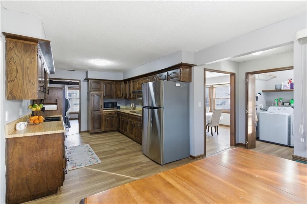 8828 Laurel Avenue — photo 10
