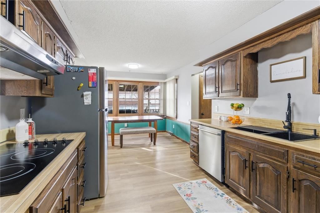 8828 Laurel Avenue — photo 11