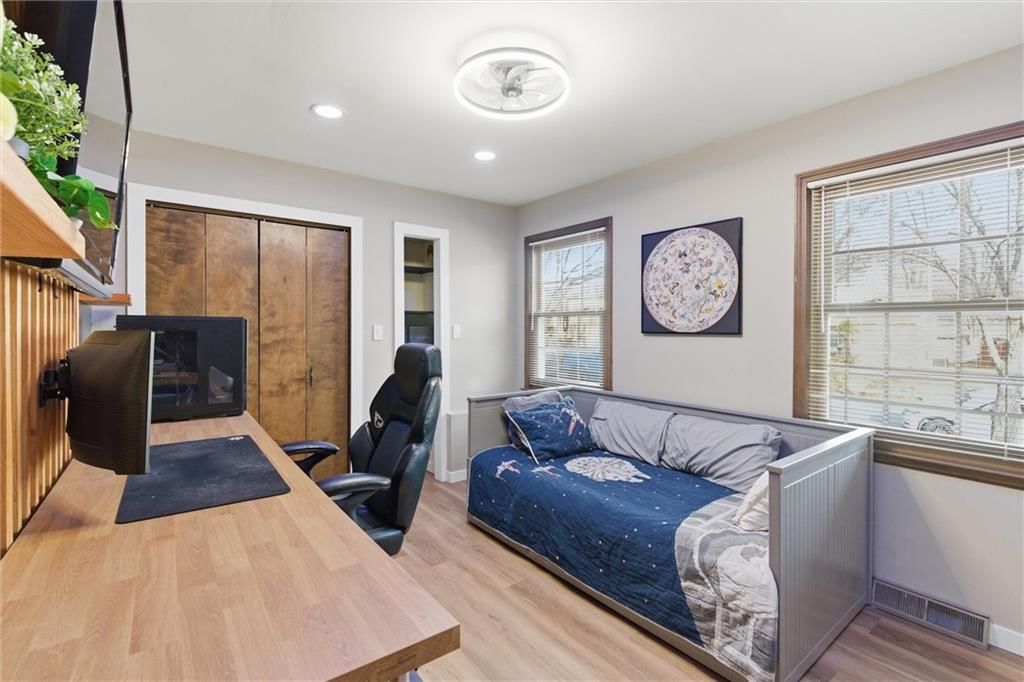 8828 Laurel Avenue — photo 18