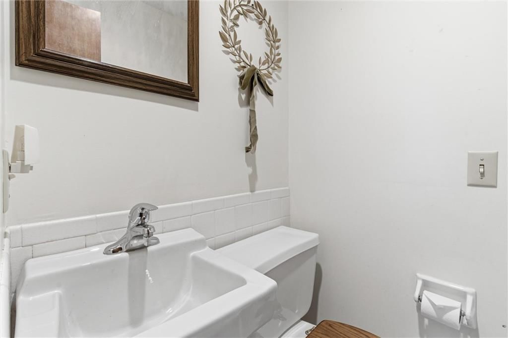 8828 Laurel Avenue — photo 26