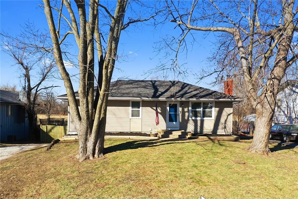 902 SW Locust Street, Oak Grove, MO