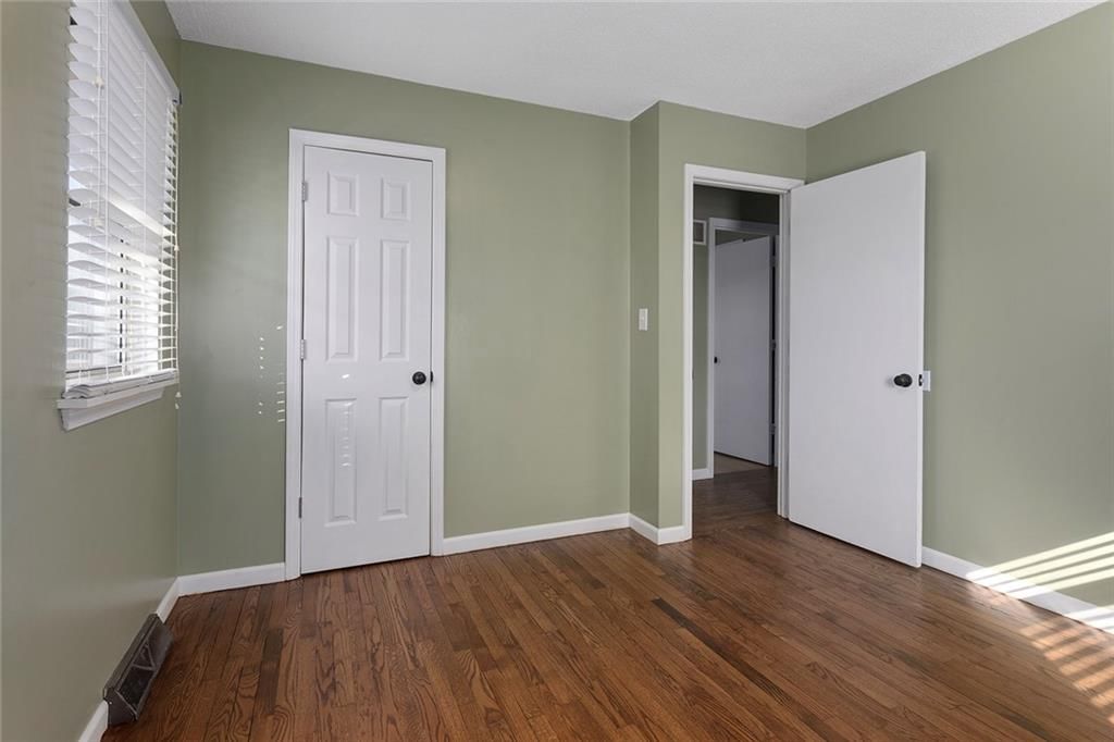902 SW Locust Street — photo 16