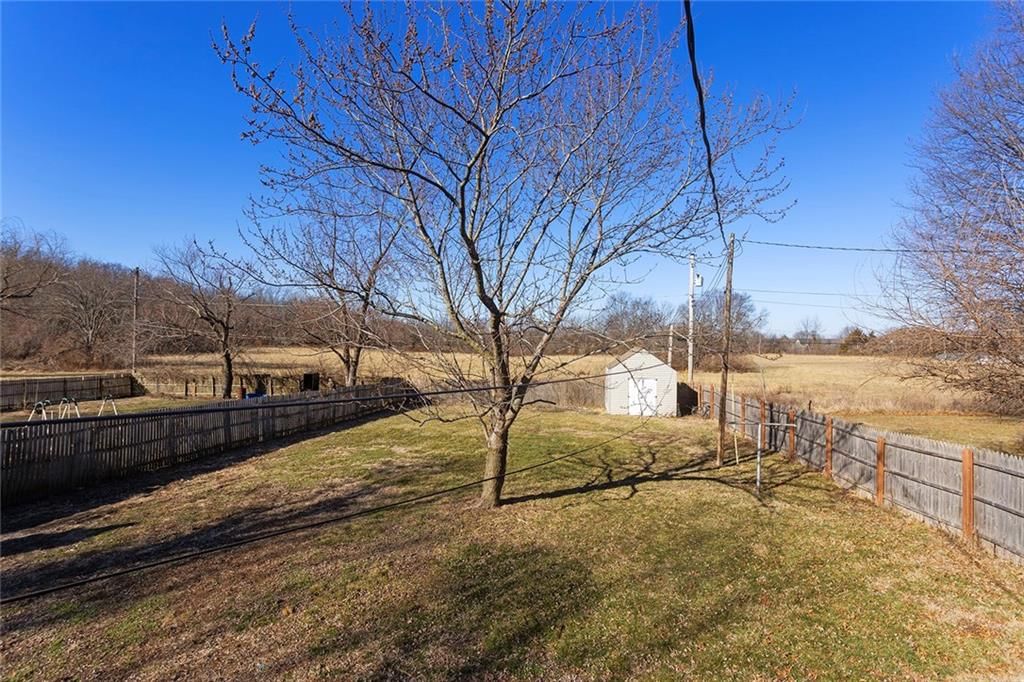 902 SW Locust Street — photo 28