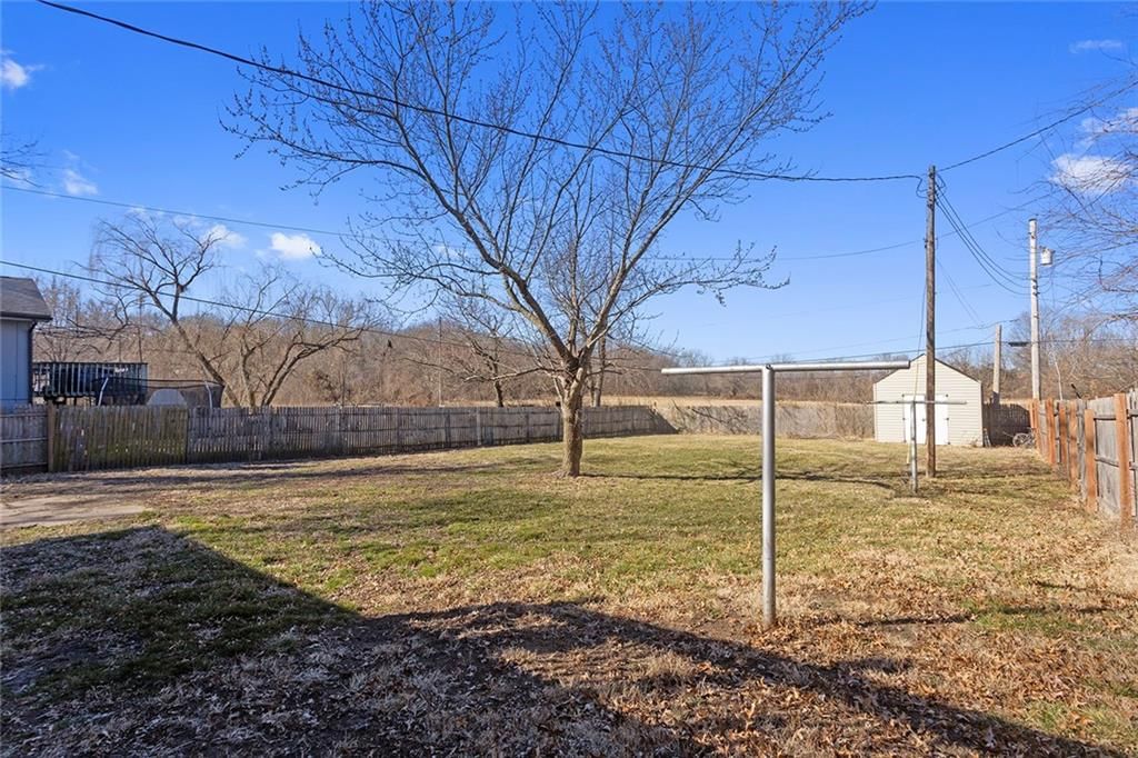 902 SW Locust Street — photo 30