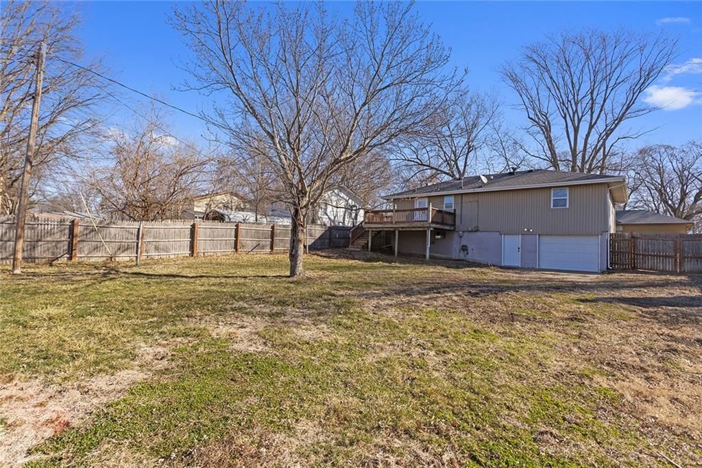 902 SW Locust Street — photo 32