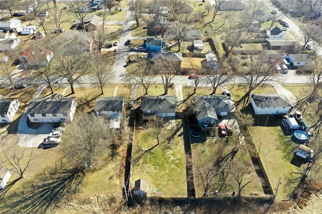 902 SW Locust Street — photo 35