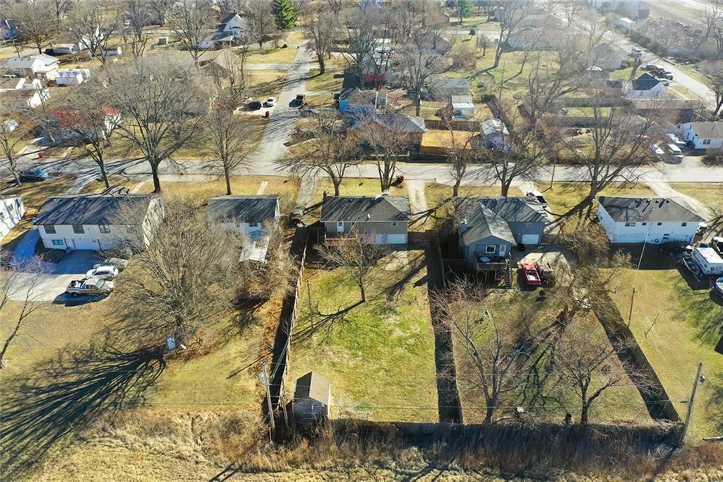 902 SW Locust Street — photo 36