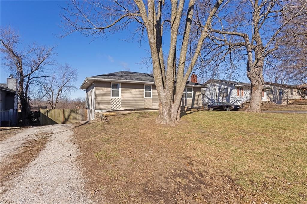 902 SW Locust Street — photo 38