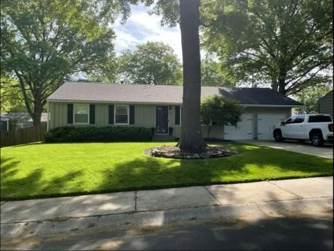 7609 Russell Road — photo 3