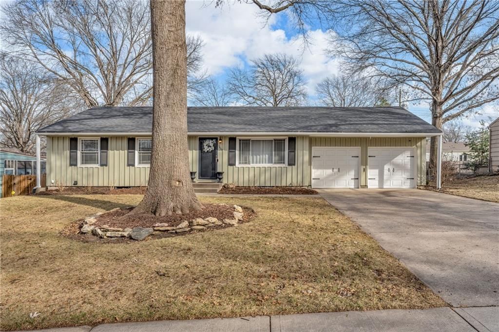 7609 Russell Road — photo 4