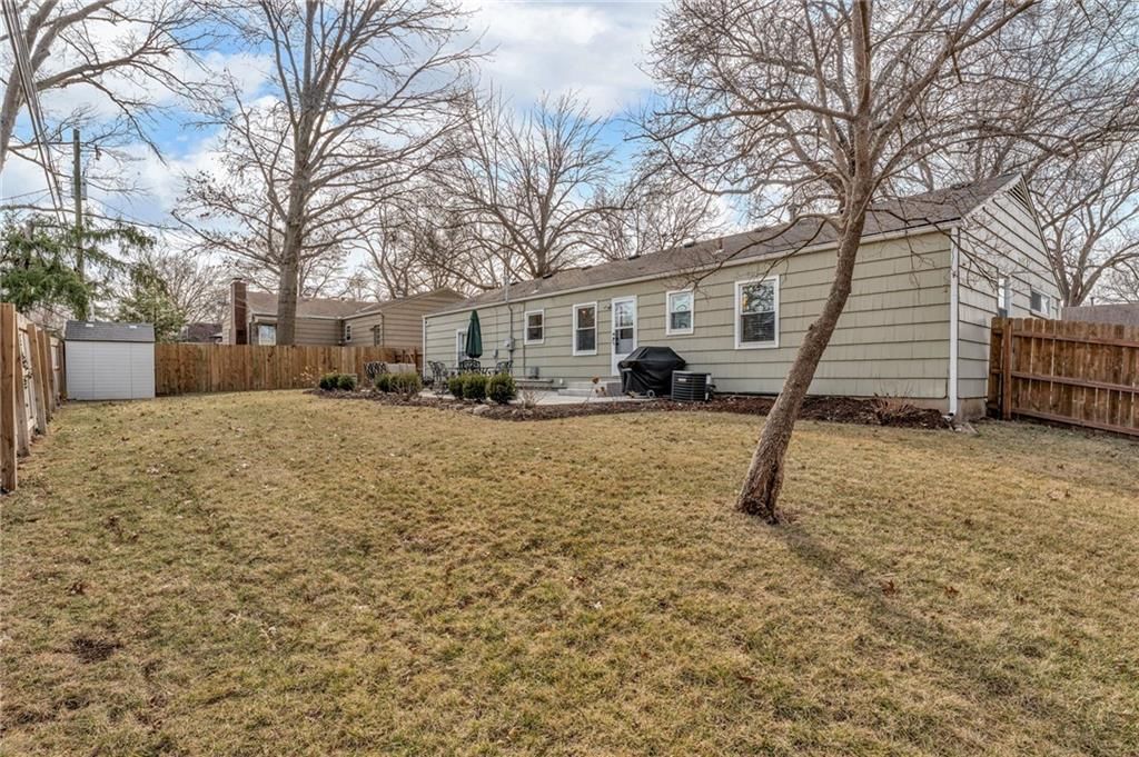 7609 Russell Road — photo 36
