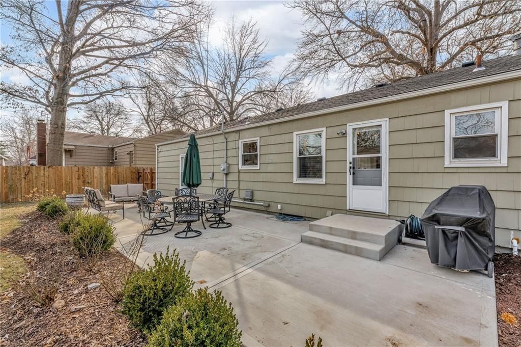 7609 Russell Road — photo 39