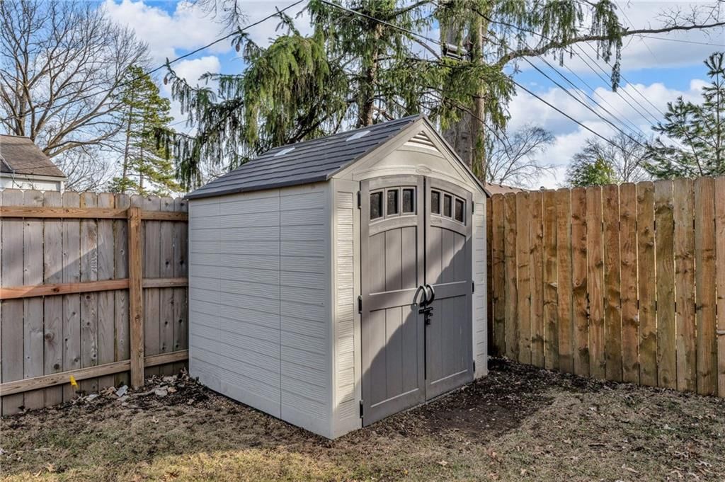 7609 Russell Road — photo 42