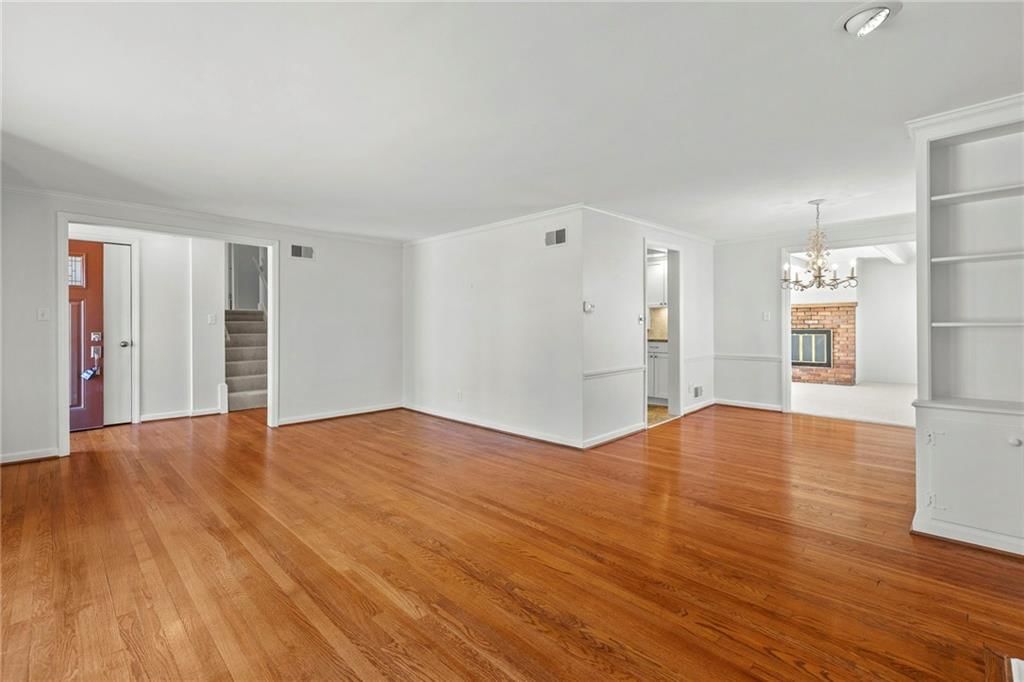 7000 Roe Avenue — photo 9