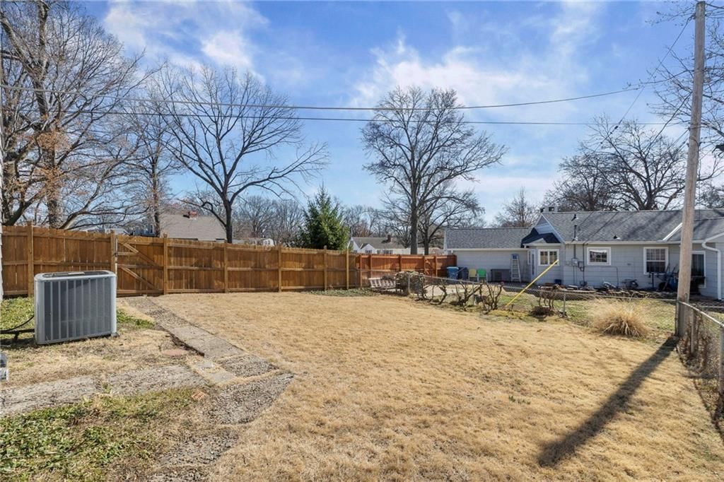 7000 Roe Avenue — photo 25