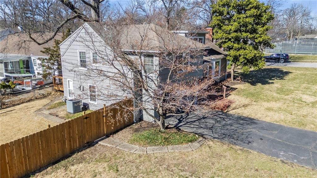 7000 Roe Avenue — photo 26