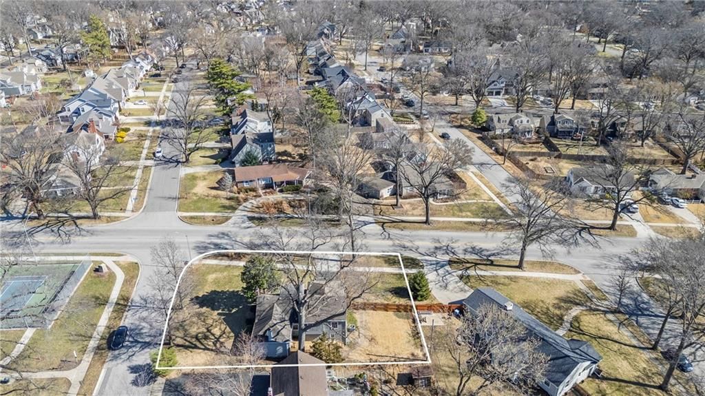 7000 Roe Avenue — photo 31