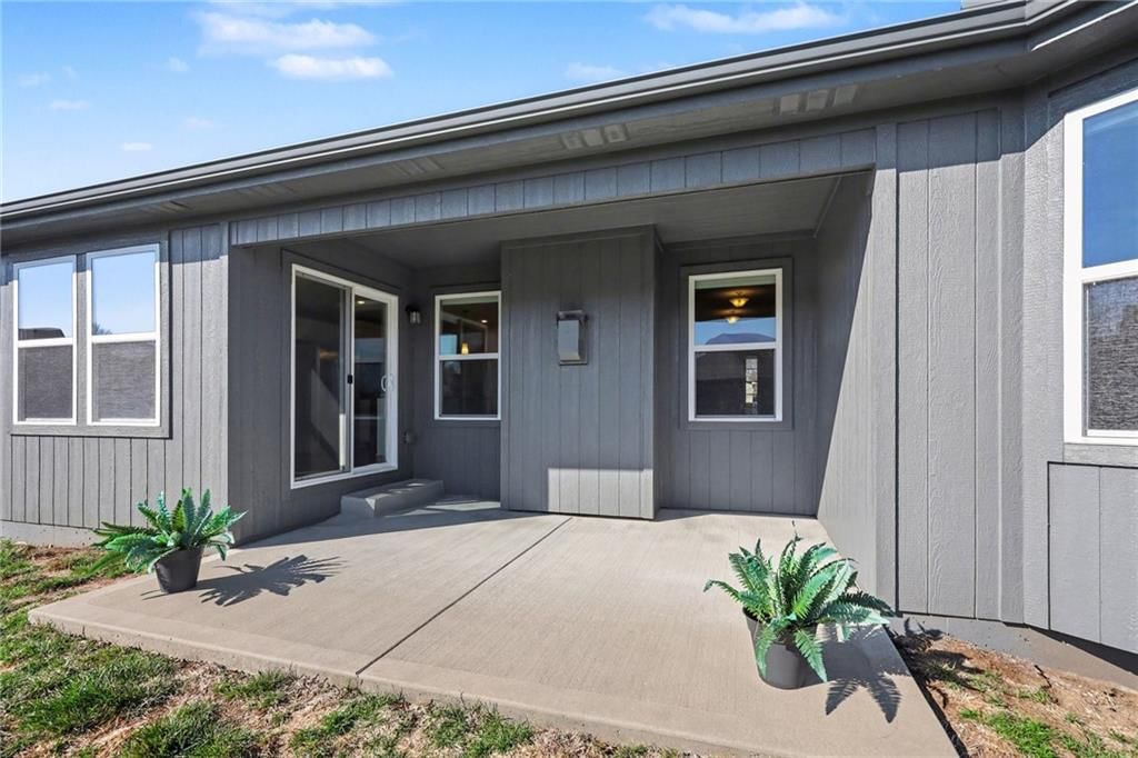 929 NW SCENIC Drive — photo 14