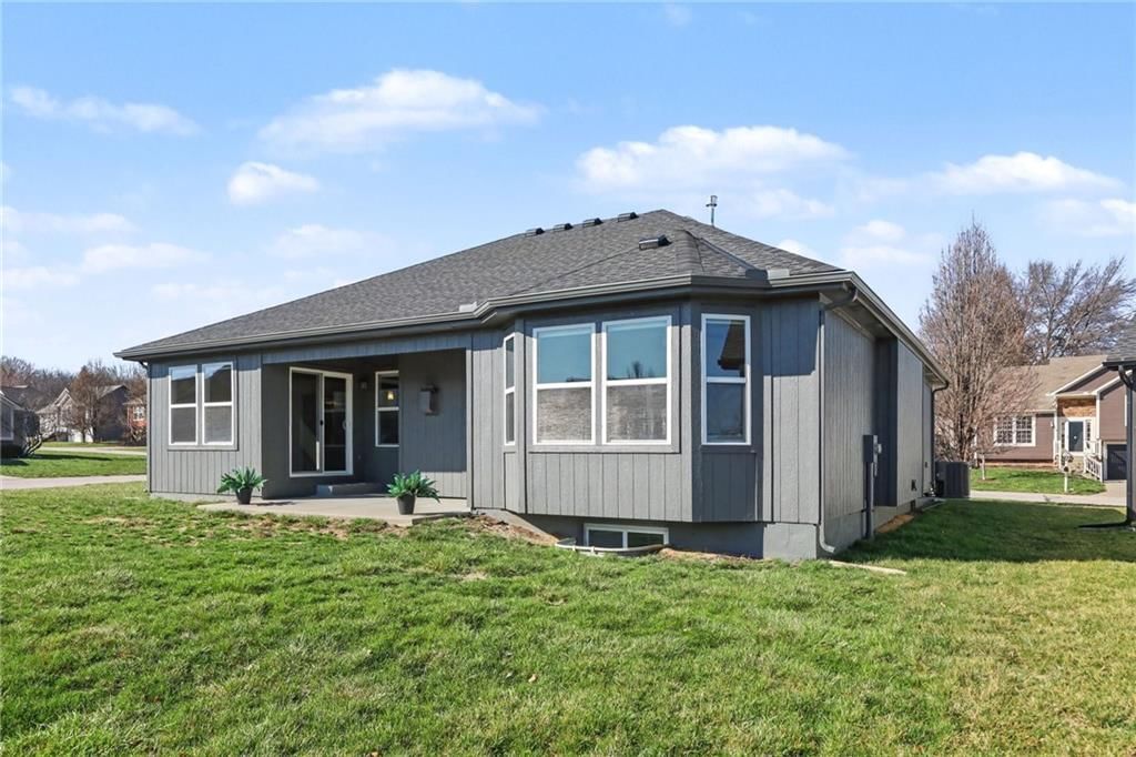 929 NW SCENIC Drive — photo 38