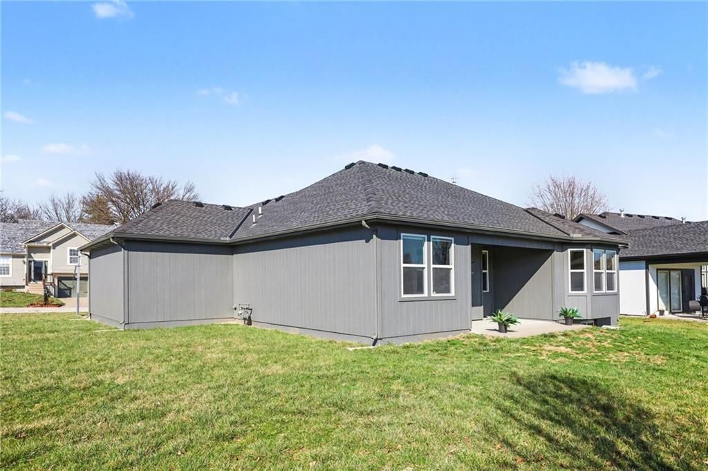 929 NW SCENIC Drive — photo 41
