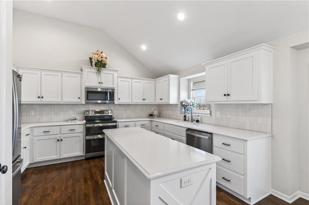 11810 N Bellaire Avenue — photo 13