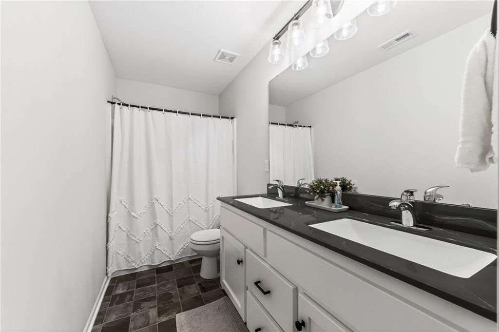 11810 N Bellaire Avenue — photo 23
