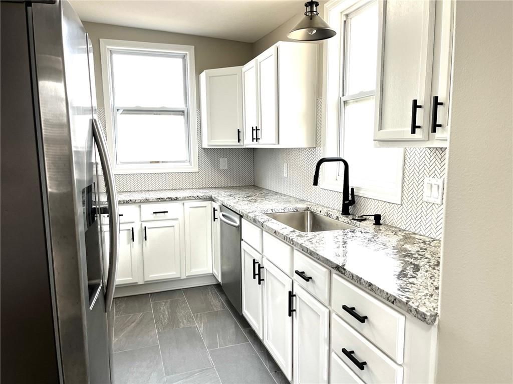 731 S Poplar Street — photo 16
