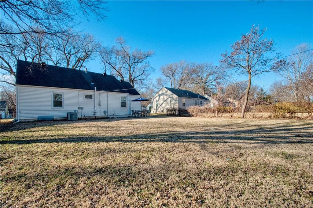 5210 W 49th Terrace — photo 32