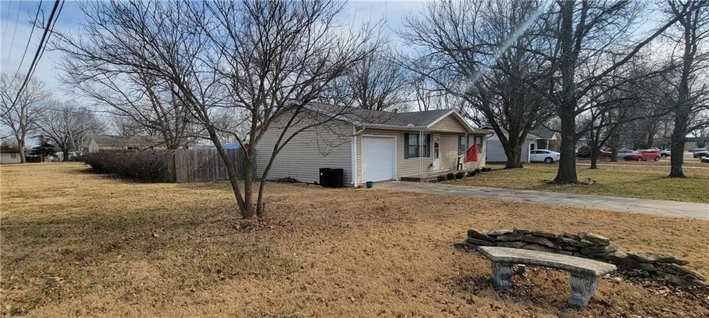 427 N Vermont Street — photo 24