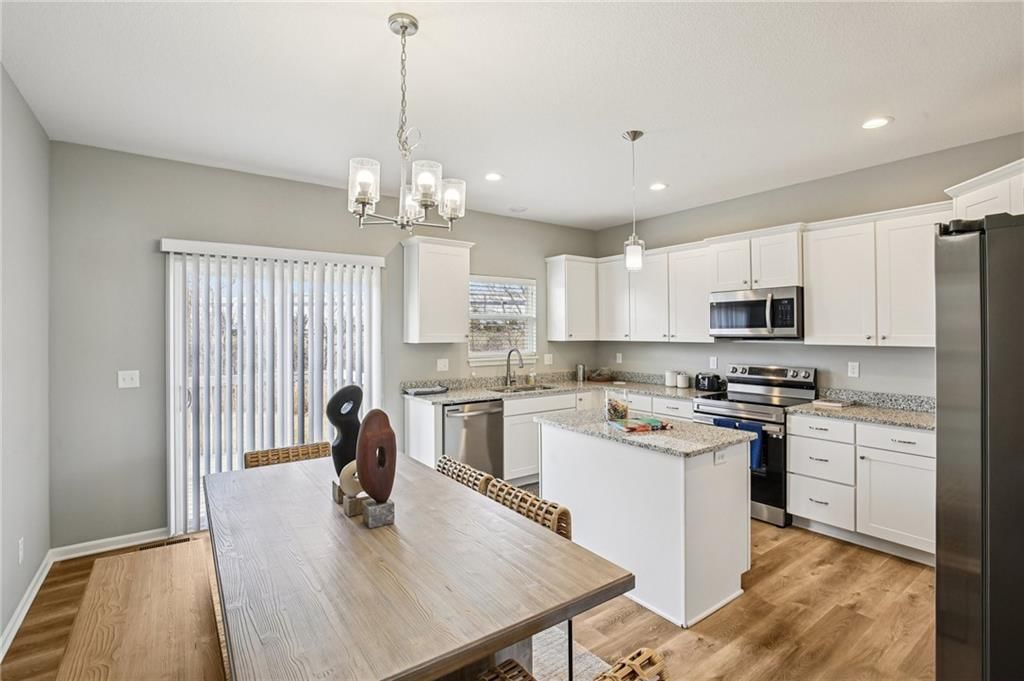 1108 NW Hilltop Lane — photo 9