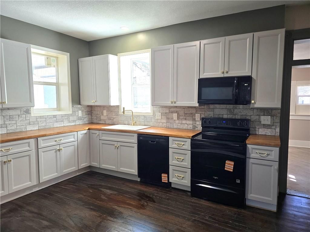403 W Peoria Street — photo 4