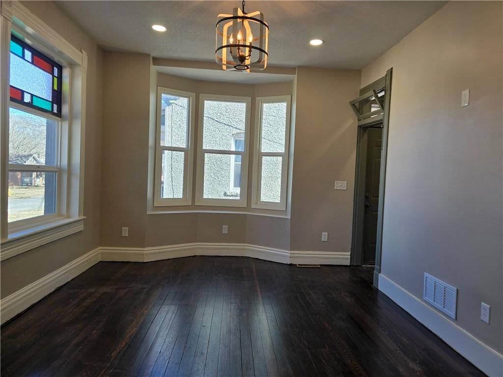 403 W Peoria Street — photo 6