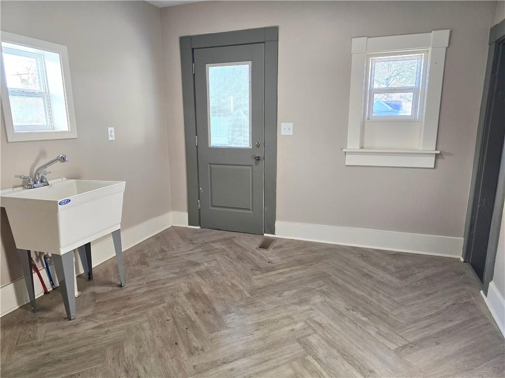 403 W Peoria Street — photo 15