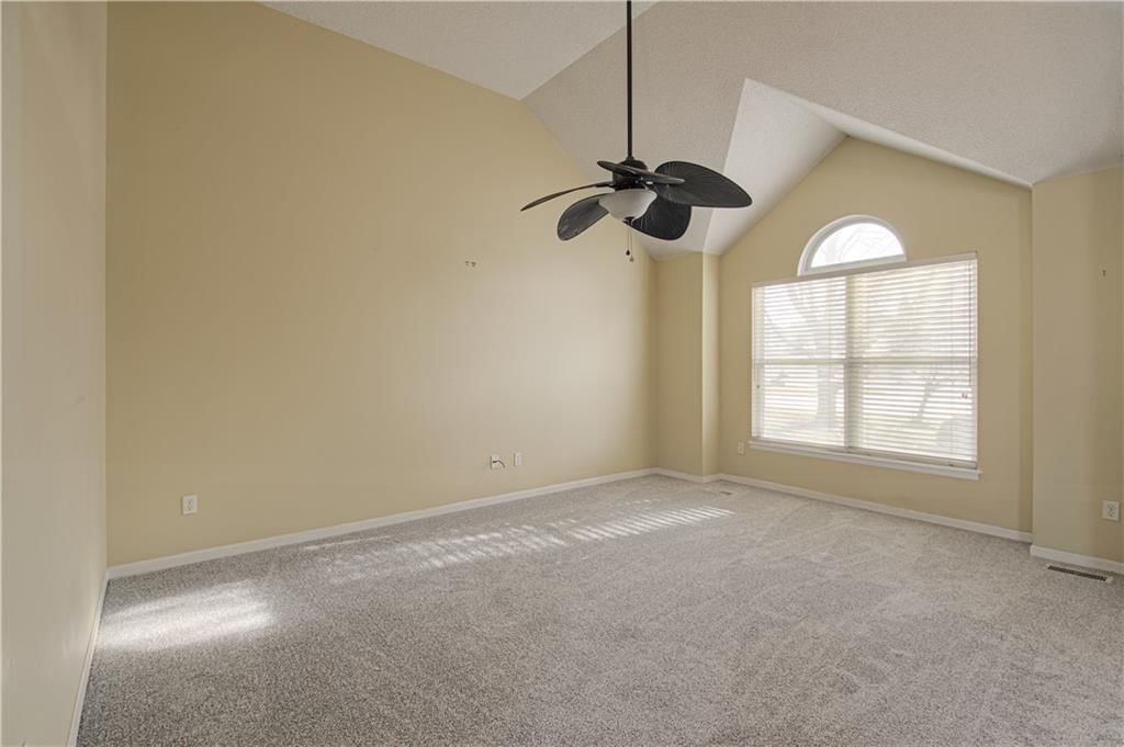 5509 NE Wildflower Court — photo 4