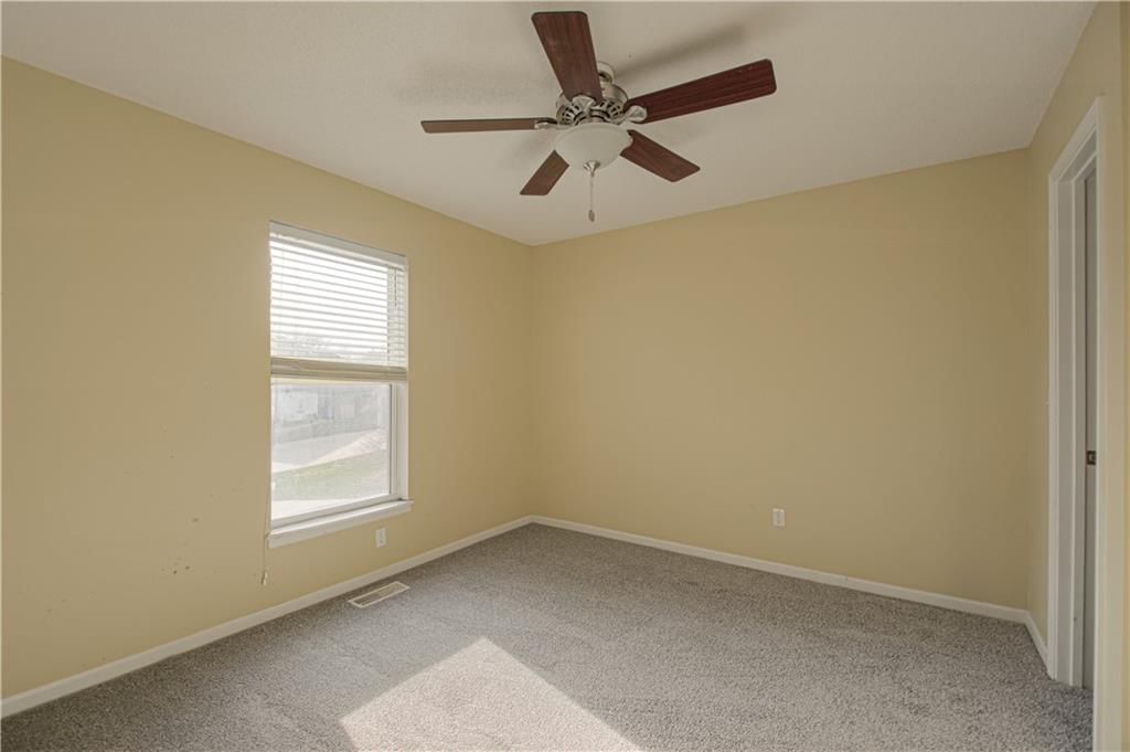 5509 NE Wildflower Court — photo 17