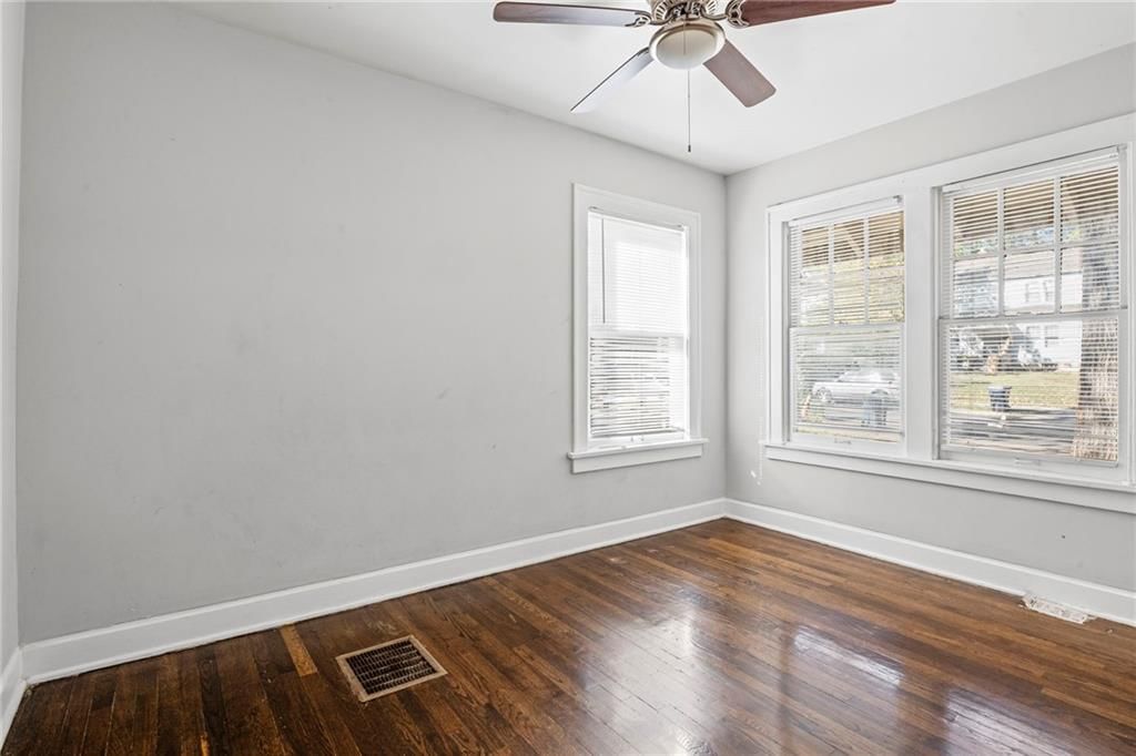 2407 E 69th Terrace — photo 10