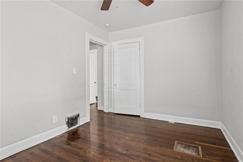 2407 E 69th Terrace — photo 11