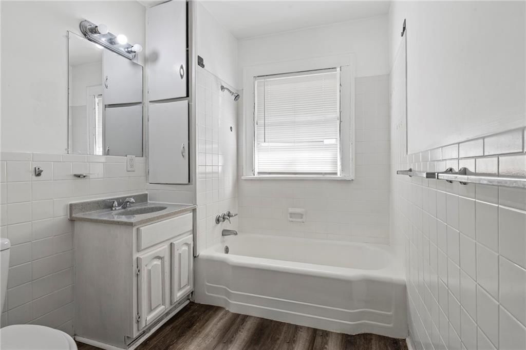 2407 E 69th Terrace — photo 12