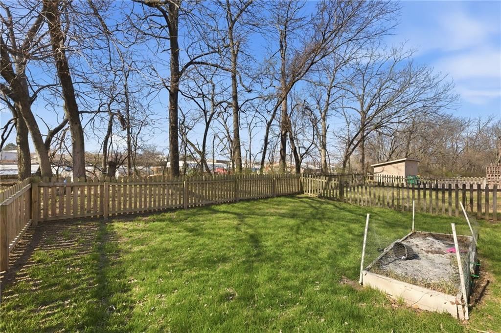 15146 Glenwood Avenue — photo 22