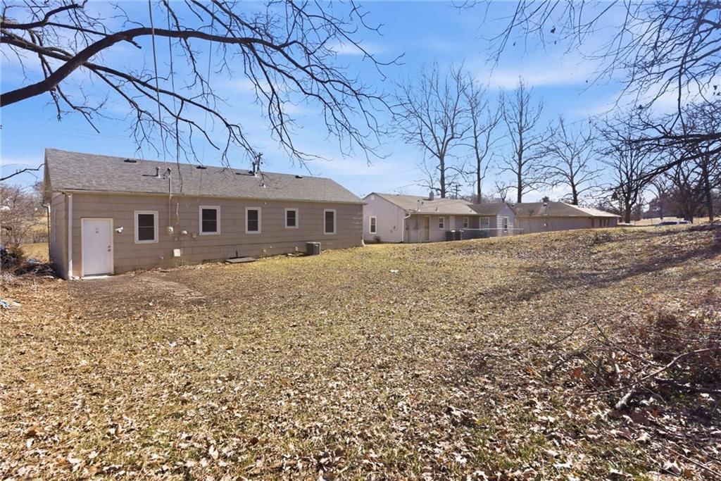 4614 NE Antioch Road — photo 18