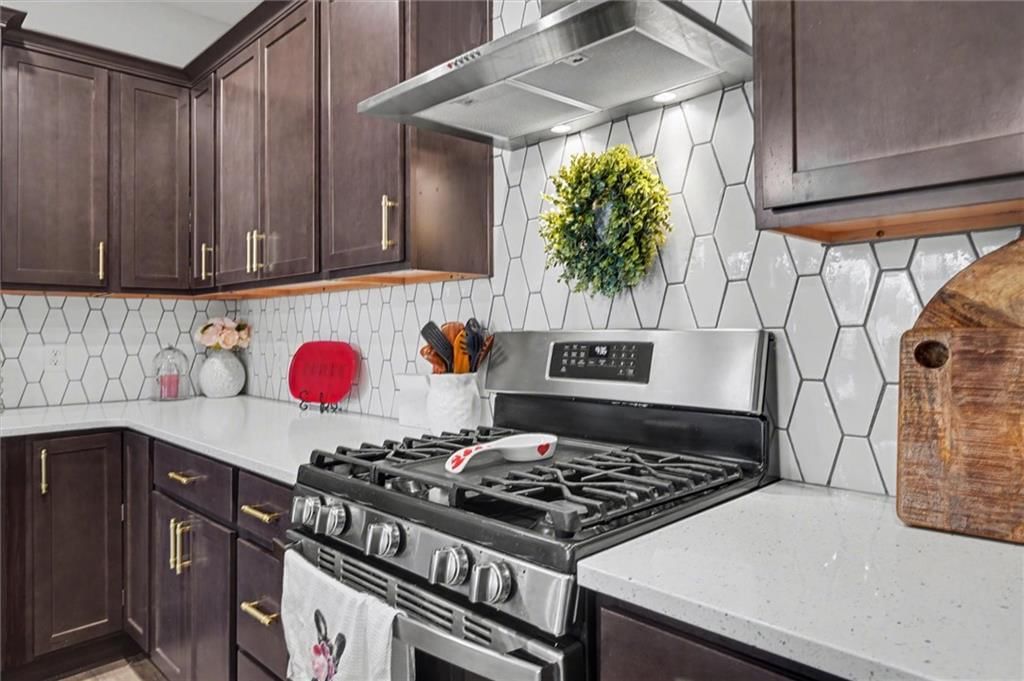 415 N Daylily Drive — photo 7
