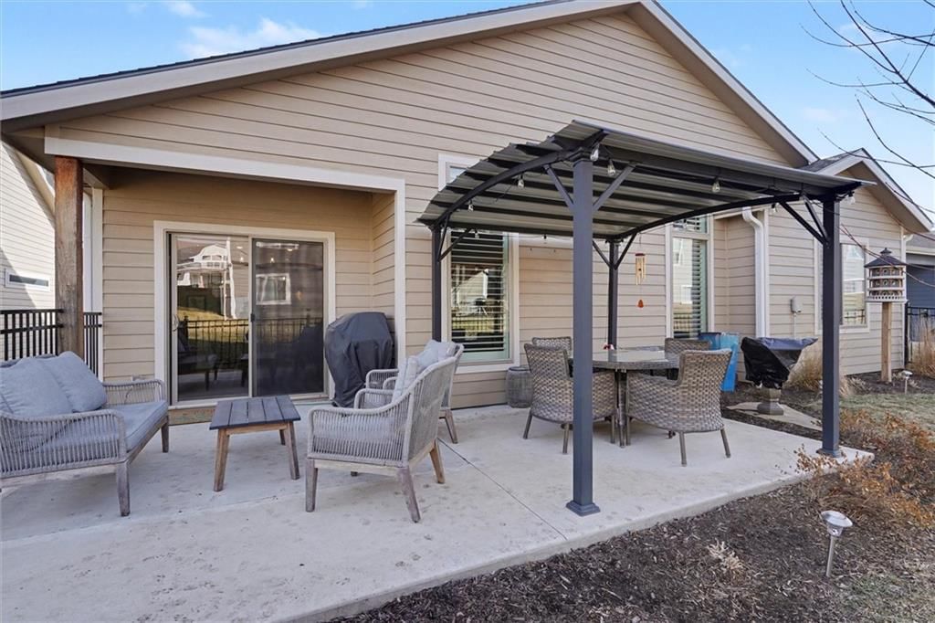 415 N Daylily Drive — photo 19