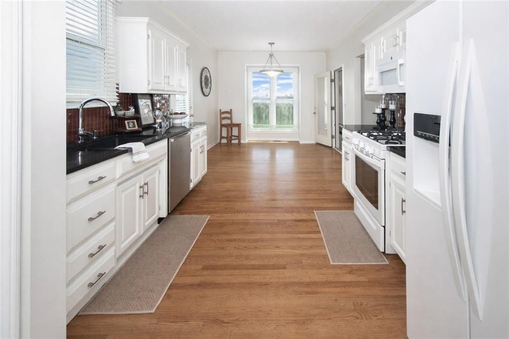 12831 Cambridge Road — photo 11