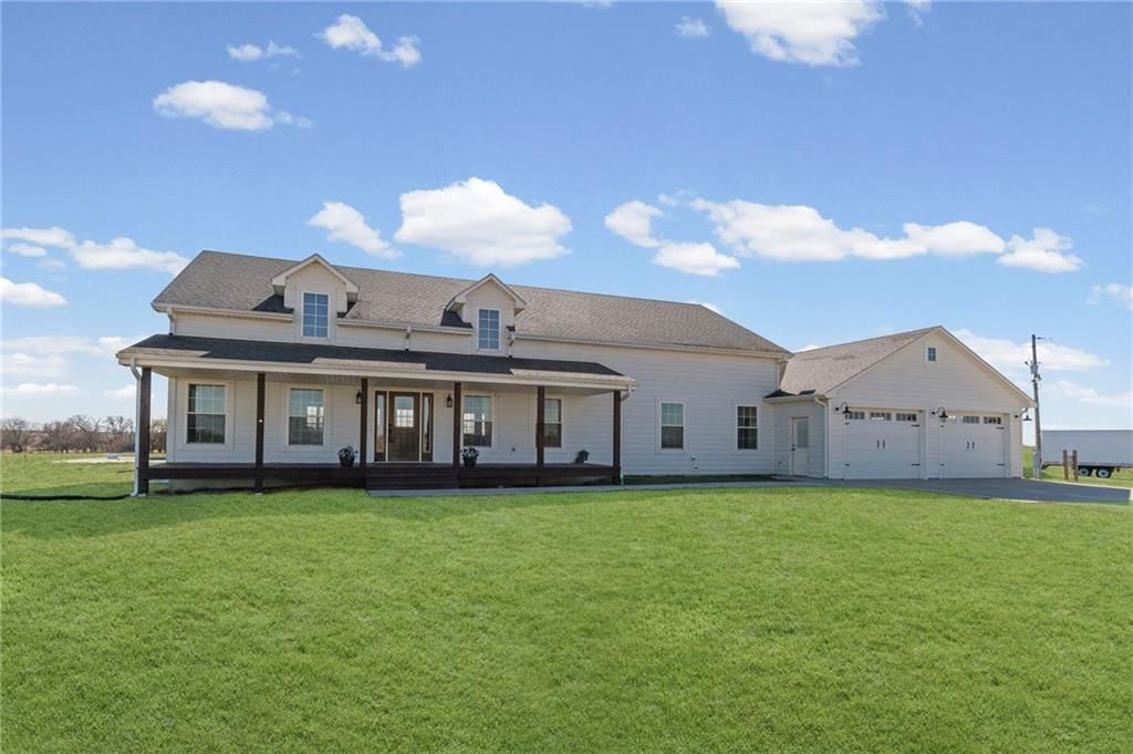 4520 NW 1270 Road, Deepwater, MO