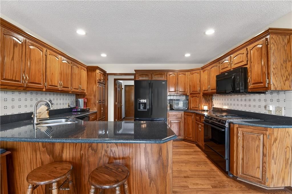 1504 Hillcrest Court — photo 4