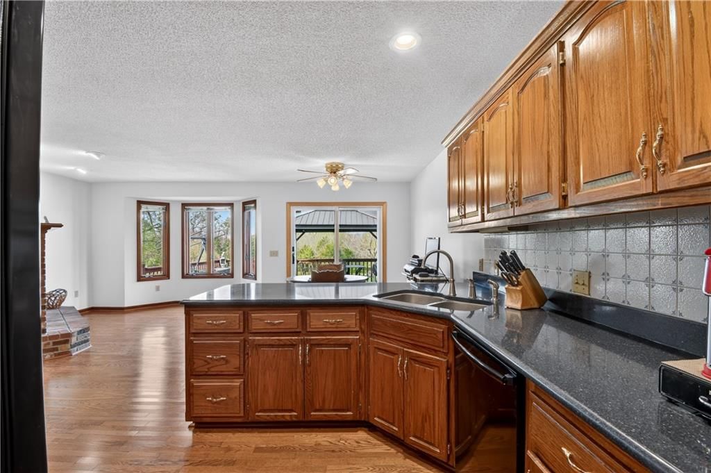 1504 Hillcrest Court — photo 19