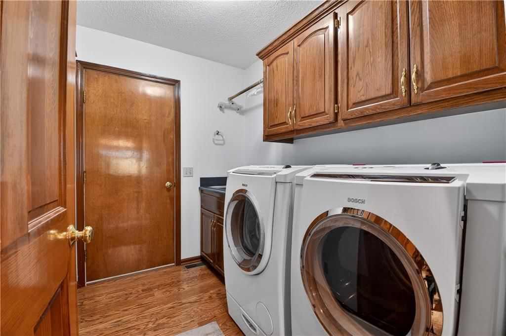 1504 Hillcrest Court — photo 21